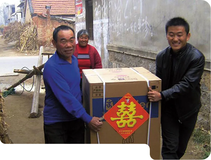 Haier home appliances were delivered to rural areas in Yantai.