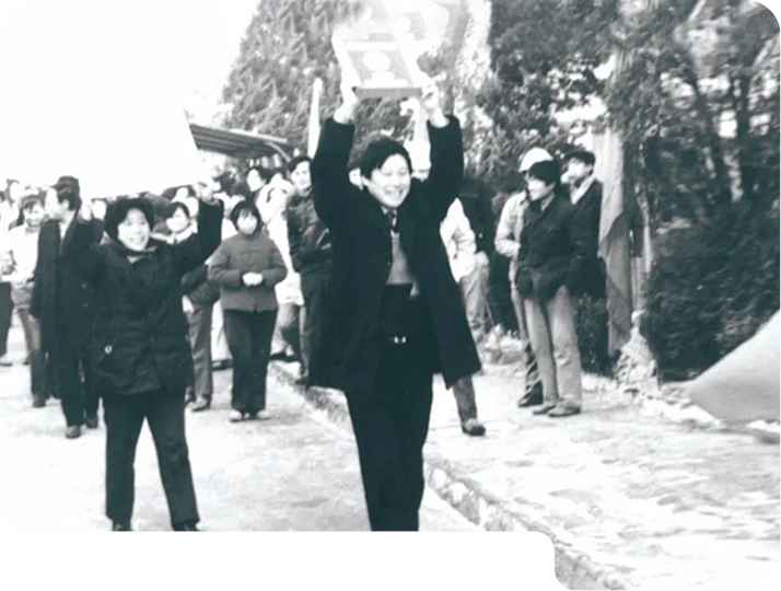 Zhang Ruimin came back with a gold medal.